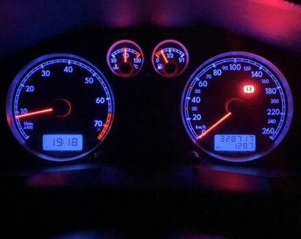 Серый Фольксваген Пассат Вариант, объемом двигателя 1.6 л и пробегом 327 тыс. км за 3000 $, фото 7 на Automoto.ua