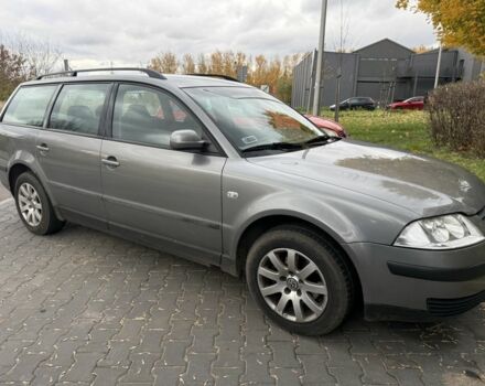 Серый Фольксваген Пассат Вариант, объемом двигателя 1.9 л и пробегом 290 тыс. км за 1800 $, фото 1 на Automoto.ua