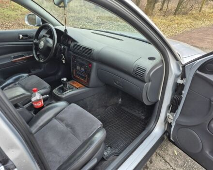 Серый Фольксваген Пассат Вариант, объемом двигателя 2.5 л и пробегом 250 тыс. км за 3999 $, фото 4 на Automoto.ua