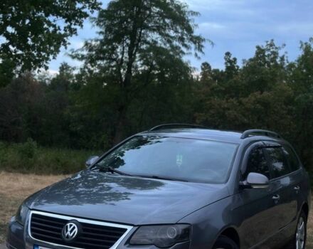 Сірий Фольксваген Пассат Варіант, об'ємом двигуна 2 л та пробігом 356 тис. км за 5900 $, фото 1 на Automoto.ua