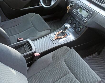 Серый Фольксваген Пассат Вариант, объемом двигателя 2 л и пробегом 300 тыс. км за 5300 $, фото 5 на Automoto.ua