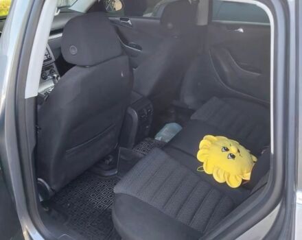 Сірий Фольксваген Пассат Варіант, об'ємом двигуна 2 л та пробігом 220 тис. км за 6850 $, фото 5 на Automoto.ua