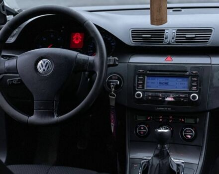 Серый Фольксваген Пассат Вариант, объемом двигателя 1.9 л и пробегом 327 тыс. км за 2250 $, фото 10 на Automoto.ua