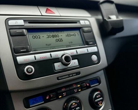 Серый Фольксваген Пассат Вариант, объемом двигателя 2 л и пробегом 240 тыс. км за 5650 $, фото 10 на Automoto.ua