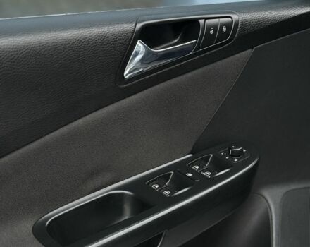 Серый Фольксваген Пассат Вариант, объемом двигателя 2 л и пробегом 240 тыс. км за 5650 $, фото 6 на Automoto.ua