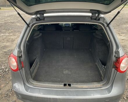 Сірий Фольксваген Пассат Варіант, об'ємом двигуна 2 л та пробігом 300 тис. км за 1650 $, фото 11 на Automoto.ua