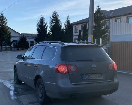 Серый Фольксваген Пассат Вариант, объемом двигателя 2 л и пробегом 240 тыс. км за 2900 $, фото 3 на Automoto.ua