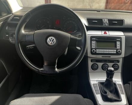 Серый Фольксваген Пассат Вариант, объемом двигателя 2 л и пробегом 215 тыс. км за 4700 $, фото 5 на Automoto.ua