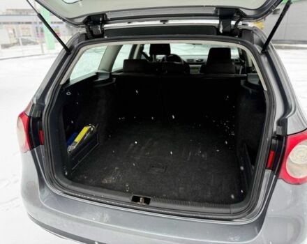 Серый Фольксваген Пассат Вариант, объемом двигателя 1.9 л и пробегом 300 тыс. км за 2950 $, фото 17 на Automoto.ua