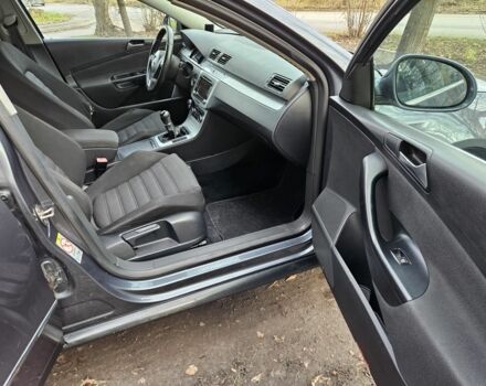 Серый Фольксваген Пассат Вариант, объемом двигателя 2 л и пробегом 450 тыс. км за 2400 $, фото 8 на Automoto.ua