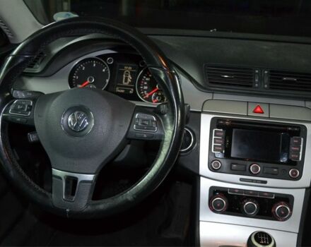 Серый Фольксваген Пассат Вариант, объемом двигателя 2 л и пробегом 326 тыс. км за 3947 $, фото 1 на Automoto.ua