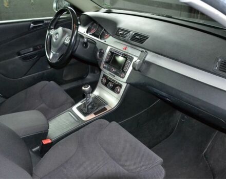 Серый Фольксваген Пассат Вариант, объемом двигателя 2 л и пробегом 326 тыс. км за 3947 $, фото 3 на Automoto.ua