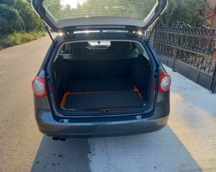 Сірий Фольксваген Пассат Варіант, об'ємом двигуна 2 л та пробігом 275 тис. км за 6500 $, фото 4 на Automoto.ua