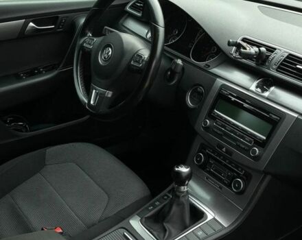 Серый Фольксваген Пассат Вариант, объемом двигателя 2 л и пробегом 217 тыс. км за 2800 $, фото 7 на Automoto.ua