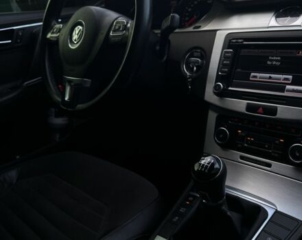 Сірий Фольксваген Пассат Варіант, об'ємом двигуна 2 л та пробігом 280 тис. км за 10000 $, фото 12 на Automoto.ua