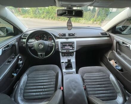 Сірий Фольксваген Пассат Варіант, об'ємом двигуна 2 л та пробігом 280 тис. км за 10000 $, фото 9 на Automoto.ua