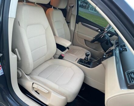 Серый Фольксваген Пассат Вариант, объемом двигателя 1.6 л и пробегом 292 тыс. км за 8399 $, фото 19 на Automoto.ua