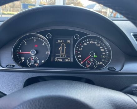 Сірий Фольксваген Пассат Варіант, об'ємом двигуна 2 л та пробігом 257 тис. км за 11590 $, фото 4 на Automoto.ua