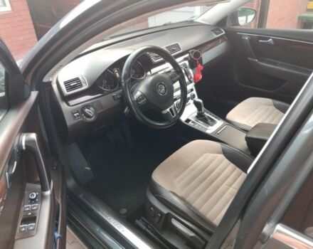 Серый Фольксваген Пассат Вариант, объемом двигателя 2 л и пробегом 350 тыс. км за 11000 $, фото 5 на Automoto.ua