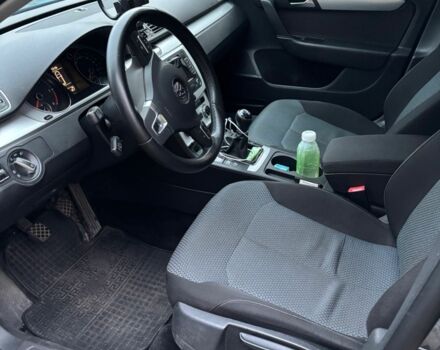 Серый Фольксваген Пассат Вариант, объемом двигателя 1.6 л и пробегом 290 тыс. км за 10300 $, фото 5 на Automoto.ua