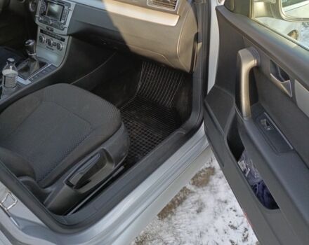 Серый Фольксваген Пассат Вариант, объемом двигателя 1.6 л и пробегом 275 тыс. км за 10600 $, фото 2 на Automoto.ua