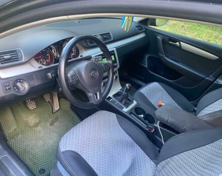 Серый Фольксваген Пассат Вариант, объемом двигателя 1.6 л и пробегом 318 тыс. км за 9499 $, фото 2 на Automoto.ua