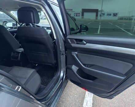 Серый Фольксваген Пассат Вариант, объемом двигателя 1.6 л и пробегом 211 тыс. км за 12500 $, фото 5 на Automoto.ua