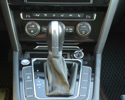 Фольксваген Пассат Варіант 2016 у Києві на Automoto.ua Сірий Фольксваген Пассат Варіант, об'ємом двигуна 2 л та пробігом 241 тис. км за 16222 $, фото 5 на Automoto.ua