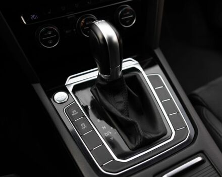 Сірий Фольксваген Пассат Варіант, об'ємом двигуна 2 л та пробігом 238 тис. км за 15300 $, фото 5 на Automoto.ua