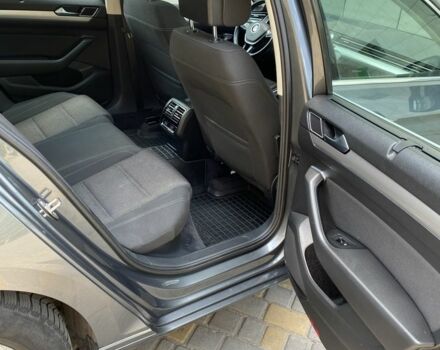 Серый Фольксваген Пассат Вариант, объемом двигателя 1.6 л и пробегом 230 тыс. км за 12500 $, фото 19 на Automoto.ua