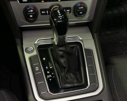 Сірий Фольксваген Пассат Варіант, об'ємом двигуна 2 л та пробігом 272 тис. км за 13899 $, фото 20 на Automoto.ua