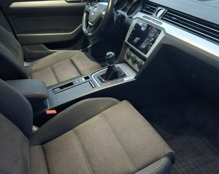 Серый Фольксваген Пассат Вариант, объемом двигателя 1.6 л и пробегом 249 тыс. км за 13499 $, фото 12 на Automoto.ua