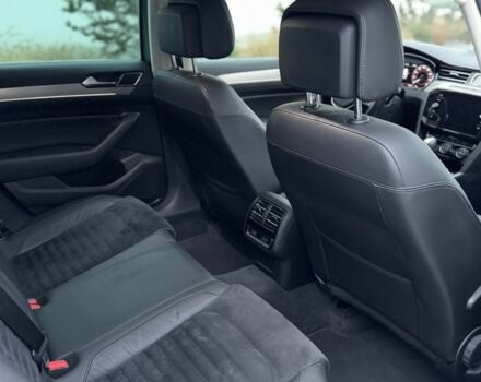 Сірий Фольксваген Пассат Варіант, об'ємом двигуна 2 л та пробігом 240 тис. км за 19500 $, фото 19 на Automoto.ua