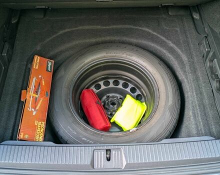 Сірий Фольксваген Пассат Варіант, об'ємом двигуна 2 л та пробігом 215 тис. км за 20500 $, фото 13 на Automoto.ua