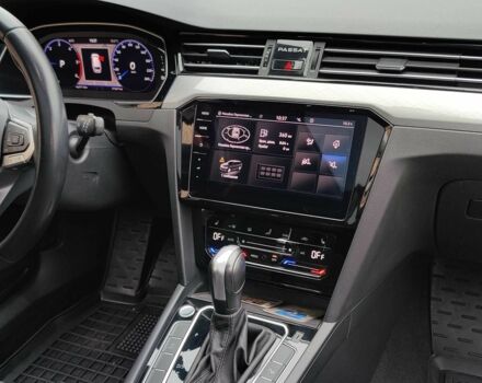 Сірий Фольксваген Пассат Варіант, об'ємом двигуна 2 л та пробігом 215 тис. км за 20500 $, фото 4 на Automoto.ua