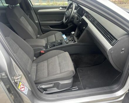 Сірий Фольксваген Пассат Варіант, об'ємом двигуна 2 л та пробігом 205 тис. км за 22499 $, фото 5 на Automoto.ua