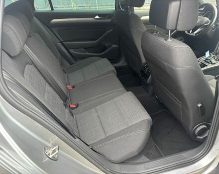 Сірий Фольксваген Пассат Варіант, об'ємом двигуна 2 л та пробігом 205 тис. км за 22499 $, фото 3 на Automoto.ua