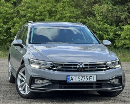 Серый Фольксваген Пассат Вариант, объемом двигателя 2 л и пробегом 30 тыс. км за 32999 $, фото 3 на Automoto.ua