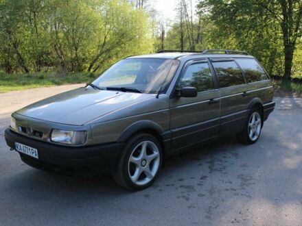 Фольксваген Пассат Вариант 1990 в Житомире на Automoto.ua Серый Фольксваген Пассат Вариант, объемом двигателя 1.8 л и пробегом 350 тыс. км за 2999 $, фото 1 на Automoto.ua