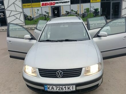 Сірий Фольксваген Пассат Варіант, об'ємом двигуна 1.8 л та пробігом 343 тис. км за 4488 $, фото 1 на Automoto.ua