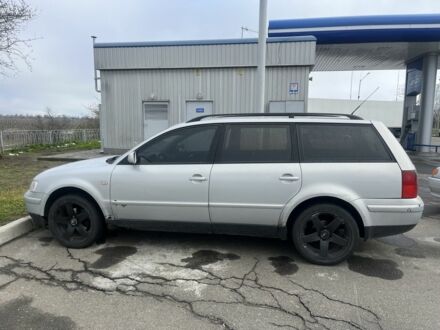 Серый Фольксваген Пассат Вариант, объемом двигателя 2.5 л и пробегом 300 тыс. км за 3300 $, фото 1 на Automoto.ua