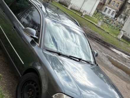Фольксваген Пассат Вариант 2004 в Каменское - Днепродзержинск на Automoto.ua Серый Фольксваген Пассат Вариант, объемом двигателя 1.9 л и пробегом 330 тыс. км за 4800 $, фото 1 на Automoto.ua