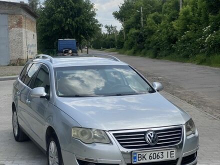 Фольксваген Пассат Вариант 2005 в Дубно на Automoto.ua Серый Фольксваген Пассат Вариант, объемом двигателя 2 л и пробегом 330 тыс. км за 5999 $, фото 1 на Automoto.ua