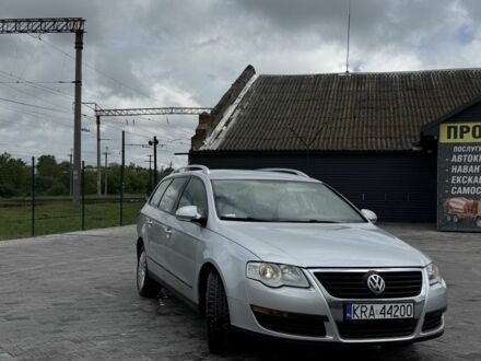 Фольксваген Пассат Варіант 2006 у Житомирі на Automoto.ua Сірий Фольксваген Пассат Варіант, об'ємом двигуна 1.9 л та пробігом 100 тис. км за 2999 $, фото 1 на Automoto.ua