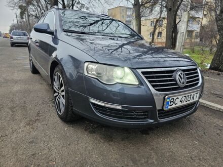 Серый Фольксваген Пассат Вариант, объемом двигателя 2 л и пробегом 300 тыс. км за 4950 $, фото 1 на Automoto.ua