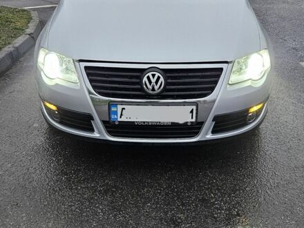 Сірий Фольксваген Пассат Варіант, об'ємом двигуна 2 л та пробігом 215 тис. км за 6500 $, фото 1 на Automoto.ua