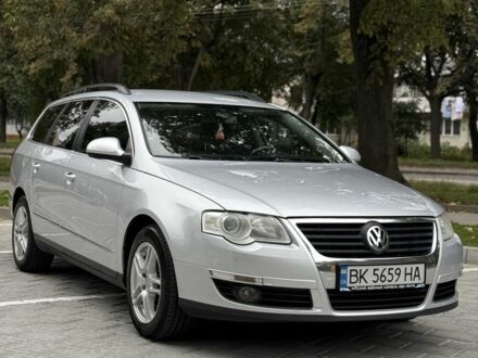 Фольксваген Пассат Вариант 2009 в Ровно на Automoto.ua Серый Фольксваген Пассат Вариант, объемом двигателя 2 л и пробегом 327 тыс. км за 7600 $, фото 1 на Automoto.ua