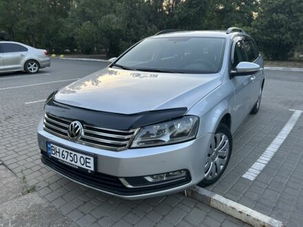 Фольксваген Пассат Вариант 2013 в Одессе на Automoto.ua Серый Фольксваген Пассат Вариант, объемом двигателя 2 л и пробегом 274 тыс. км за 10500 $, фото 1 на Automoto.ua