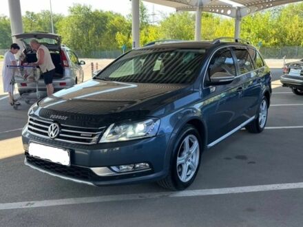 Фольксваген Пассат Вариант 2013 в Запорожье на Automoto.ua Серый Фольксваген Пассат Вариант, объемом двигателя 2 л и пробегом 204 тыс. км за 12499 $, фото 1 на Automoto.ua