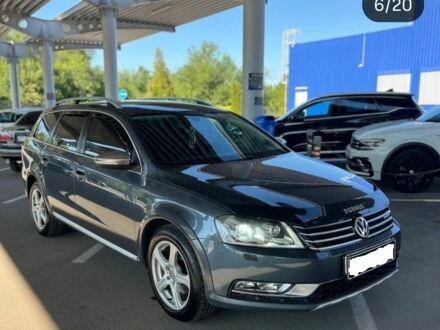 Сірий Фольксваген Пассат Варіант, об'ємом двигуна 2 л та пробігом 205 тис. км за 11500 $, фото 1 на Automoto.ua